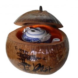 Vỏ Ủ Bình Trà Trái Dừa Hoa Văn Lồng Chữ Phát Và Bình Trà 400 – 950ml – [Quà Quê Dừa]