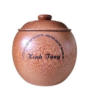 binh-tra-dep-gia-cong-qua-tang - Bình giữ ấm trà gỗ dừa gọn đẹp vẽ hoa văn lồng chữ Lộc