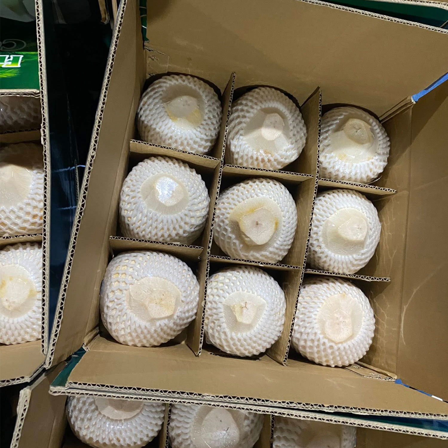 Đóng gói đúng cách giúp bảo quản dừa xiêm gọt kim cương lâu dài hơn